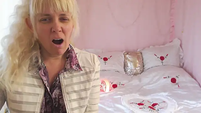 SunnySylvia online show from November 2025 07:11:02 AM