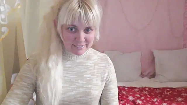 SunnySylvia online show from December 2025 05:18:02 PM