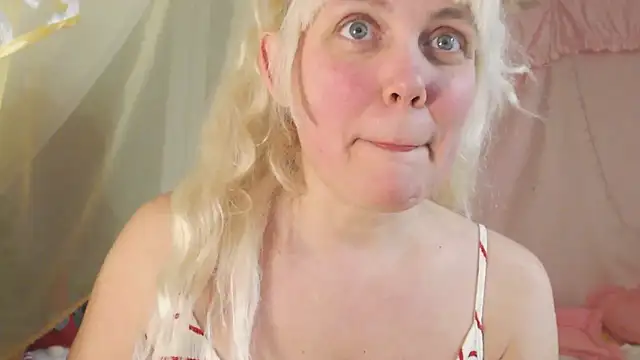 SunnySylvia online show from February 2026 05:20:01 PM