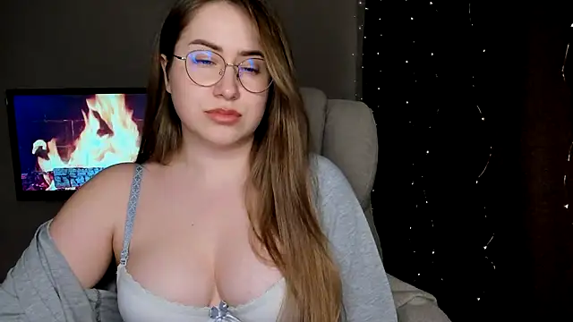 SeasonalSomeone online show from March 2025 03:06:01 PM