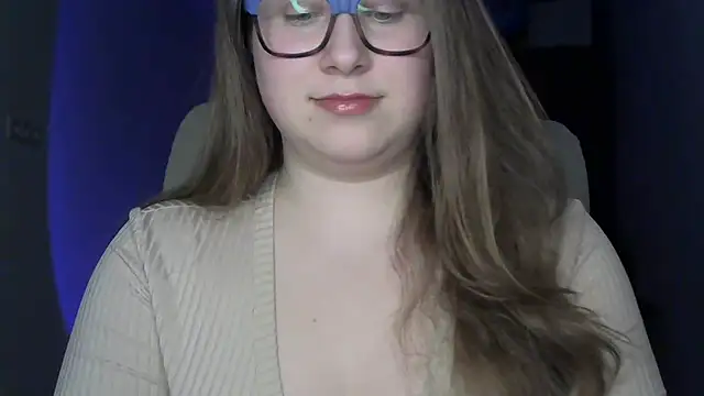 SeasonalSomeone online show from April 2026 09:41:02 PM