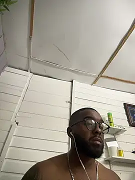 Snapshot of livepro chatting on March 2026 05:48:01 AM livepro online show from March 2026 05:48:01 AM