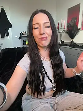 Trixie-Tainted online show from March 2026 03:39:02 PM