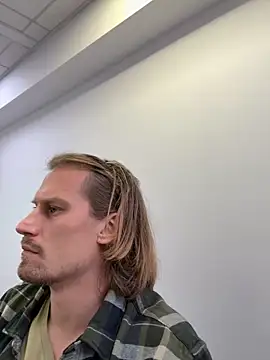 Snapshot of fmodel chatting on November 2025 09:43:02 AM fmodel online show from November 2025 09:43:02 AM