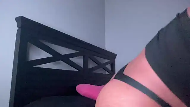 Snapshot of Creamesensation chatting on December 2024 08:40:02 AM Creamesensation online show from December 2024 08:40:02 AM