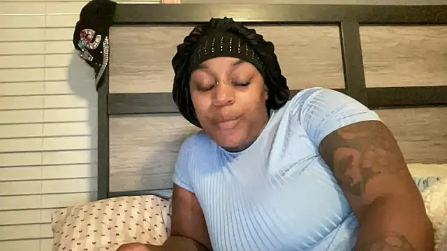 Snapshot of Creamesensation chatting on October 2025 11:49:02 AM Creamesensation online show from October 2025 11:49:02 AM