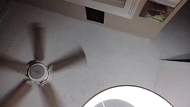 Snapshot of xslenderknife chatting on December 2024 07:10:01 AM xslenderknife online show from December 2024 07:10:01 AM