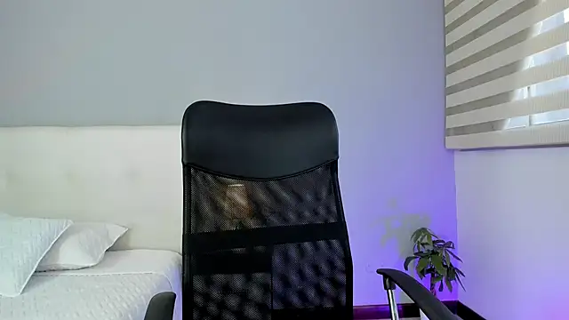 Snapshot of NataliaBuiles chatting on February 2025 09:53:02 PM NataliaBuiles online show from February 2025 09:53:02 PM