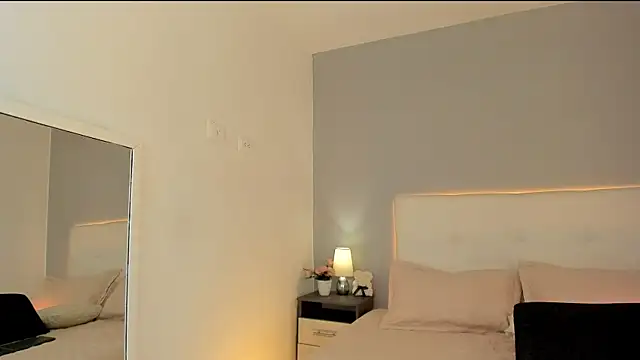 NataliaBuiles online show from May 2026 12:23:02 PM