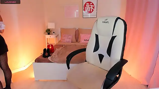 Snapshot of HelenaRegal chatting on September 2025 01:54:02 PM HelenaRegal online show from September 2025 01:54:02 PM