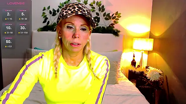 Luci evans online show from January 2025 02:47:01 AM