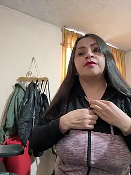 latinfemale online show from February 2026 09:55:01 PM