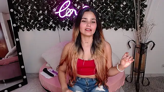 DestinyHills online show from February 2025 06:13:02 PM