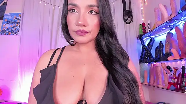 Snapshot of christymilkk chatting on December 2024 10:59:02 PM christymilkk online show from December 2024 10:59:02 PM