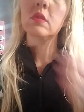 Mllesha74000 online show from November 2025 02:18:01 PM