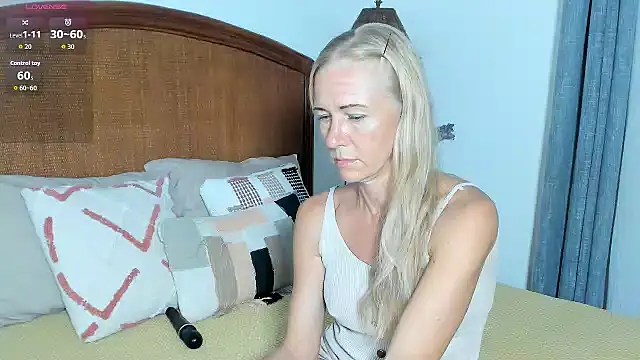 Christine 35 online show from February 2026 11:11:01 AM