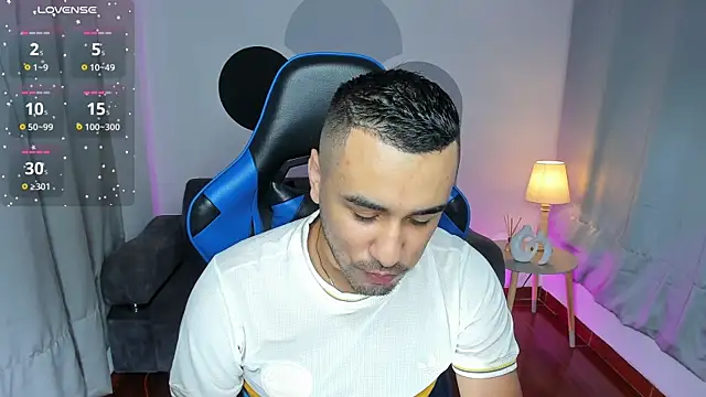 Snapshot of Nick_Moca chatting on January 2025 12:39:01 AM Nick Moca online show from January 2025 12:39:01 AM