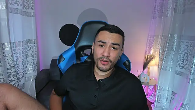 Snapshot of Nick_Moca chatting on January 2025 10:54:02 PM Nick Moca online show from January 2025 10:54:02 PM