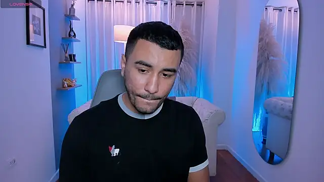 Snapshot of Nick_Moca chatting on November 2025 10:53:02 PM Nick Moca online show from November 2025 10:53:02 PM