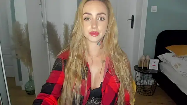 sexyCoralie online show from May 2026 01:30:01 PM