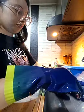 linda-schmidt online show from October 2025 05:03:01 PM