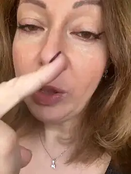 Snapshot of Alice_Sweetyyy chatting on March 2025 01:18:02 PM Alice Sweetyyy online show from March 2025 01:18:02 PM