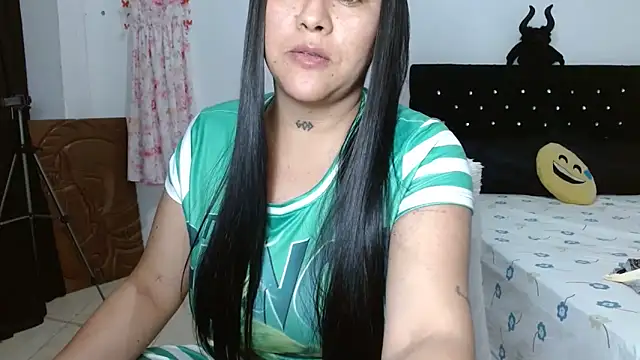 Snapshot of venuz_mendoza20 chatting on May 2026 01:04:02 PM venuz mendoza20 online show from May 2026 01:04:02 PM