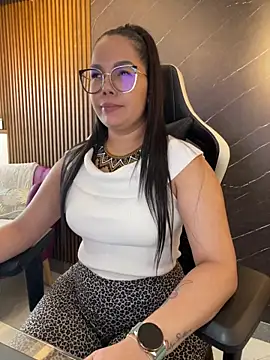 KellyBrooklyn  online show from April 2026 03:28:02 PM