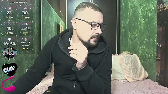 DanielOhCool online show from December 2024 11:07:02 AM