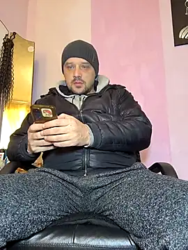 Snapshot of DanielOhCool chatting on January 2026 08:18:01 AM DanielOhCool online show from January 2026 08:18:01 AM