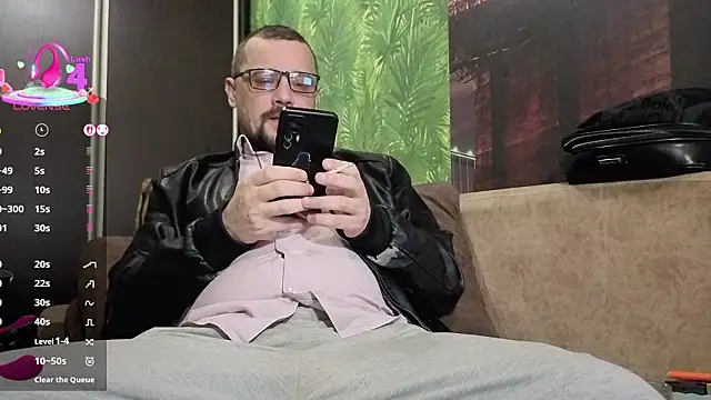 Snapshot of DanielOhCool chatting on February 2026 06:40:02 AM DanielOhCool online show from February 2026 06:40:02 AM