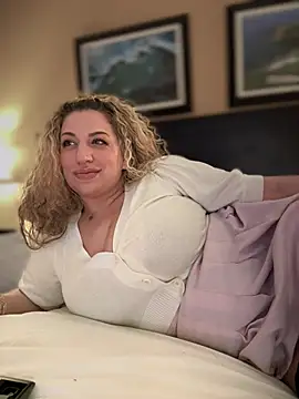 Snapshot of miamellycious chatting on March 2025 06:13:02 AM miamellycious online show from March 2025 06:13:02 AM