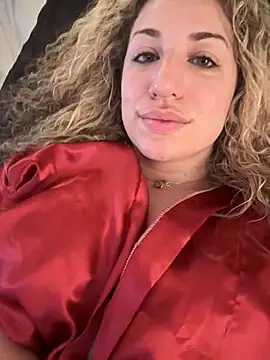 Snapshot of miamellycious chatting on March 2025 07:34:01 PM miamellycious online show from March 2025 07:34:01 PM