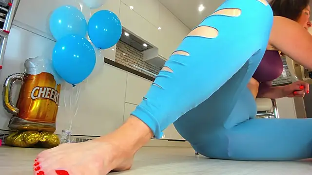 Snapshot of Girl_Squirts chatting on September 2025 03:43:01 AM Girl Squirts online show from September 2025 03:43:01 AM