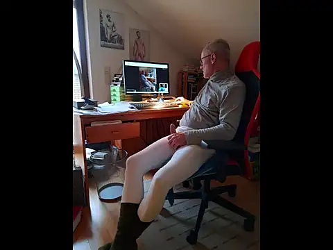 Snapshot of BerndisCam chatting on February 2026 03:40:02 PM BerndisCam online show from February 2026 03:40:02 PM