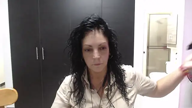 mijal queen online show from September 2025 02:01:02 AM