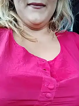 Snapshot of SWEETLUNA077 chatting on September 2025 03:01:01 PM SWEETLUNA077 online show from September 2025 03:01:01 PM