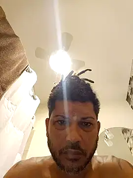 Snapshot of tropikboy chatting on March 2025 09:55:01 AM tropikboy online show from March 2025 09:55:01 AM