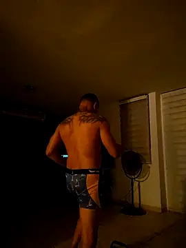 Snapshot of tropikboy chatting on November 2025 09:42:02 AM tropikboy online show from November 2025 09:42:02 AM