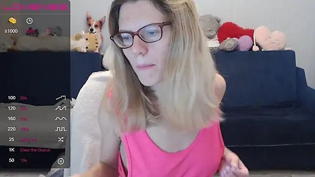 Snapshot of night_is_dark chatting on December 2024 02:05:02 PM night is dark online show from December 2024 02:05:02 PM