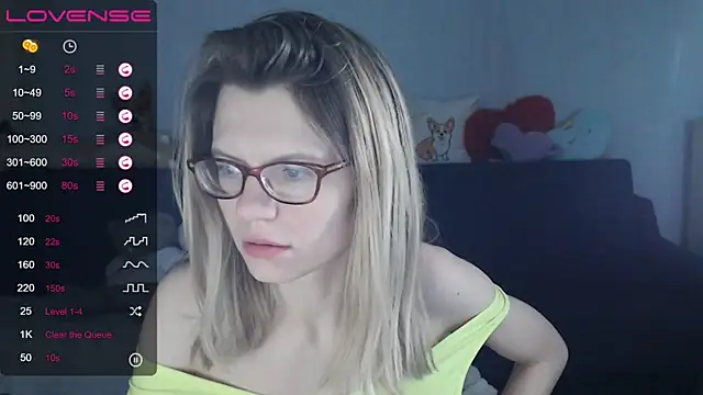 Snapshot of night_is_dark chatting on March 2025 10:42:01 PM night is dark online show from March 2025 10:42:01 PM