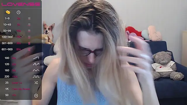 Snapshot of night_is_dark chatting on March 2025 06:07:01 PM night is dark online show from March 2025 06:07:01 PM