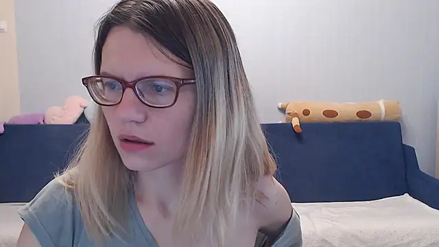 Snapshot of night_is_dark chatting on November 2025 02:41:01 PM night is dark online show from November 2025 02:41:01 PM