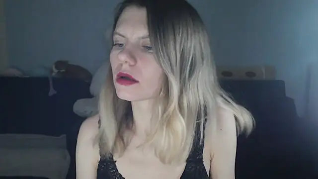 Snapshot of night_is_dark chatting on December 2025 10:36:01 PM night is dark online show from December 2025 10:36:01 PM