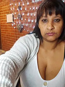 Snapshot of Lilybanx chatting on February 2025 04:46:02 PM Lilybanx online show from February 2025 04:46:02 PM