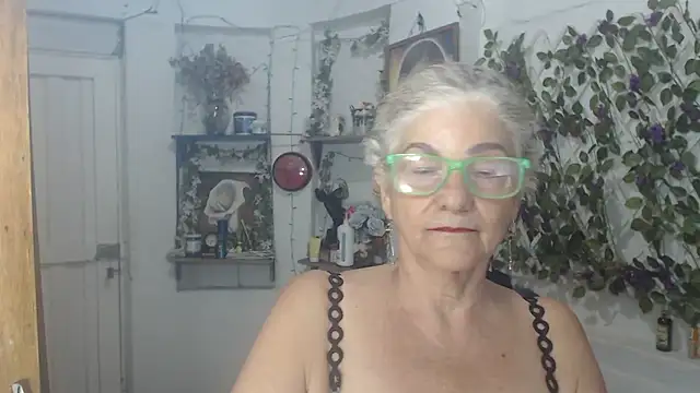 Snapshot of FunnyGrandma chatting on July 2026 11:39:02 PM FunnyGrandma online show from July 2026 11:39:02 PM