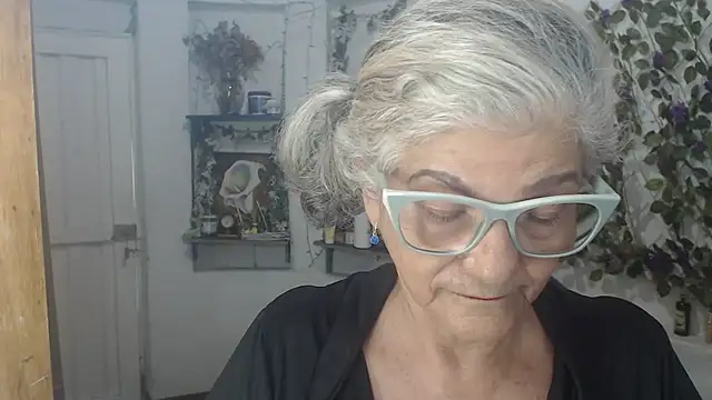 Snapshot of FunnyGrandma chatting on July 2026 10:48:01 PM FunnyGrandma online show from July 2026 10:48:01 PM