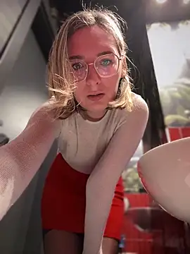 The Snowwhitee online show from December 2024 09:11:01 AM