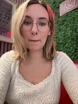 The Snowwhitee online show from March 2025 09:19:02 AM