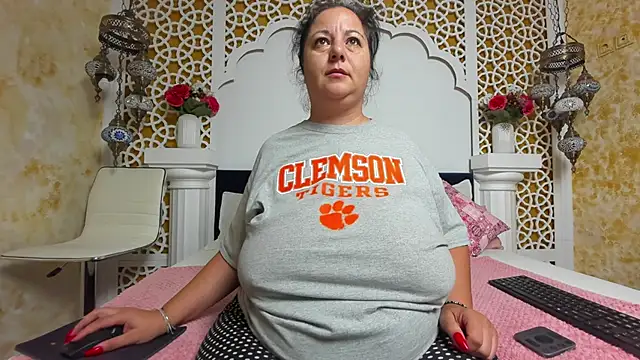 AleshaArabian online show from September 2025 02:22:01 AM